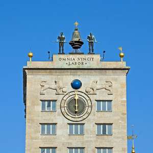 Scopri Lipsia con i tour hop-on hop-off – Visita su misura nel 2025 Esplora Lipsia al tuo ritmo con i tour hop-on hop-off – Vista panoramica, audio guide e fermate illimitate nel 2025